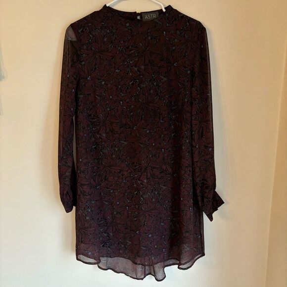 ASTR Women’s mock neck maroon sheer long sleeve floral shift dress size med EUC! - Picture 1 of 12